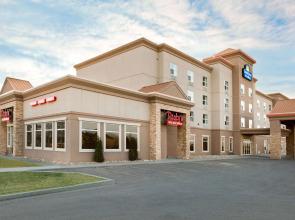 Days Inn & Suites by Wyndham Edmonton Airport