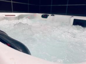 JACUZZI dans appartement T2 centre-ville