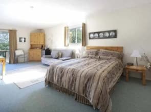 Ebb Tide Bed & Breakfast