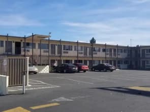 Inland Inn & Suites