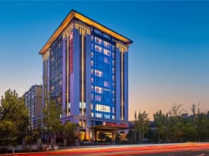 Hilton Garden Inn Xinyang East Railway Station