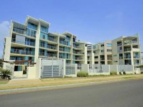 Ground Floor Luxury Oceanfront Apartment