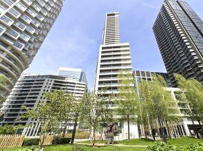 Luxury Waterfront Studio in Canary Wharf by Underthedoormat