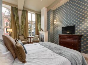 Bordeau Canal Suites