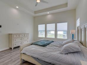 Steps to Ocean: Home w/ Deck in Crystal Beach!