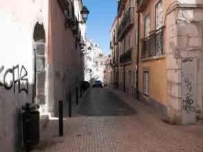 The Blue House - Bica Ropers