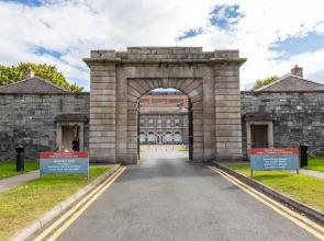 Magnificent 2 Bedroom Flat in Historic Army Barracks