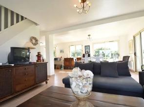 Luxurious Holiday Home in Plouhinec Near Sea