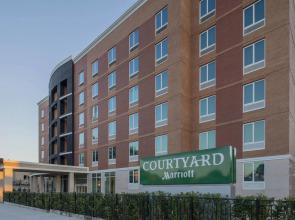 Courtyard by Marriott New York Queens/Fresh Meadows