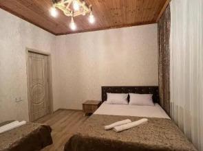 Cozy house 5 mins away from city center.