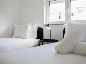 Olivais Modern by Homing