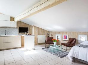 Lovely Attic Studio in Capucins