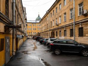 Guests of the House on Dumskaya Street