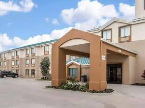 The Douillet by Demeure Hotels