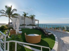 Luxury Beachfront Studio-with Daily Cleaning