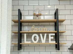 FM Luxury 1-BDR Apartment - City Vibes