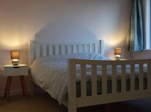 2 Bedroom Newly Refurbished Flat In The Heart of Bow