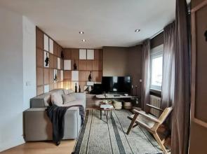 Triana - 1 Bedroom Apartment in Trafalgar