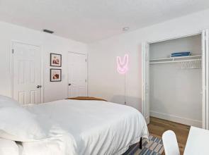 Stylish 2 BR Condo - Free Parking on Premises