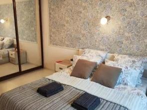 365 keys on Novo-Sadovaya street, 42