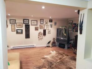 Surrey chic 2 bdrm basement unit