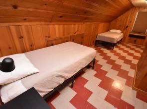 20 min Walk to ND 3 Bedroom 2 Bath Home 54475