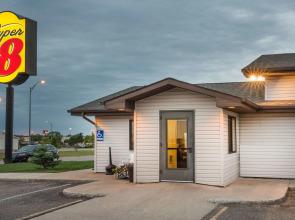 Super 8 by Wyndham Jamestown