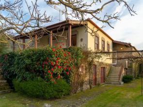 Liiiving in Moledo Historical Pool Villa