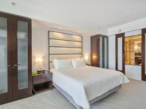 Junior Suite 1 At Sorrento S- Fontainebleau Miami Beach Studio Bedroom Home by RedAwning