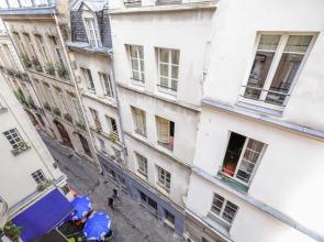 Very Nice and Charming 2 Room Apartment in Paris