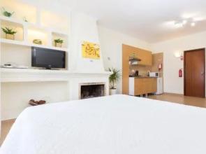 Carol's Beco Apartments by Seewest