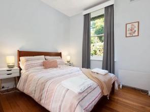 Warwick St Retreat! 3 Bedroom House With Parking