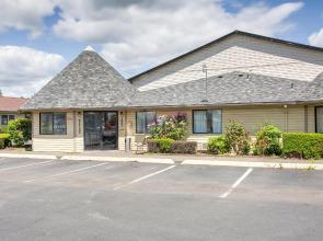 OYO Woodland Hotel and Suites