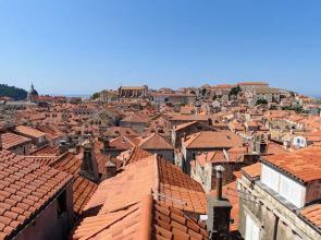 Kaleta House by DuHomes