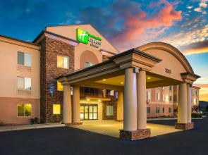 Holiday Inn Express & Suites Cedar City by IHG