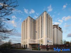 Hohhot East Station Ruyi Hedajie Atour Hotel