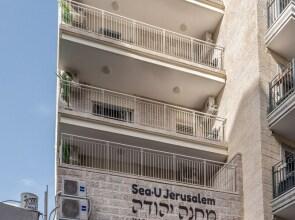 Stylish one BDR with balcony