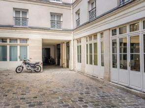 1533 Petites écuries