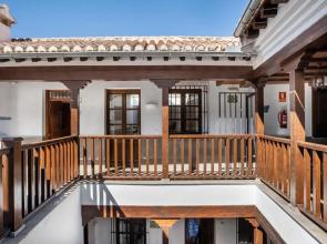 Limehome Granada Calle Sta. Ana