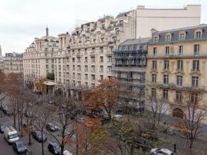 Pelicanstay at Avenue George V Paris