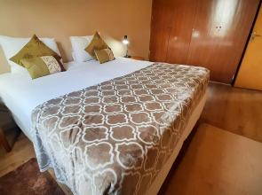 Apto grande com rede de descanso na sala | Wifi 100 mb