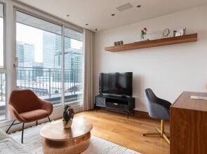 The Canary Wharf Secret - Glamorous 2bdr Flat w Terrace and Parking