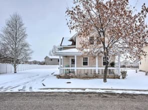 Family-friendly Logan Farmhouse w/ Yard & Near USU