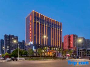 Vienna International Hotel (Xinyang Municipal Government Railway Station)