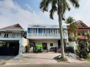OYO 90470 Mura House Syariah