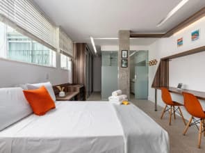 Modern Refuge in Gl ria s Heart Cdl1004 Z5