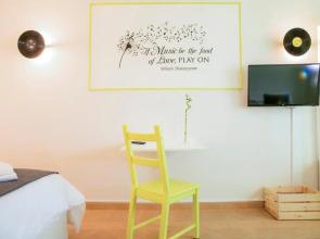 Vinyl Flat Bed & Breakfast