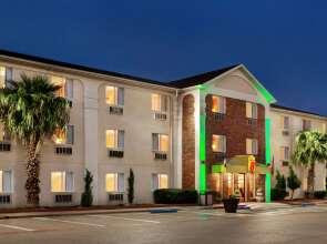 Super 8 by Wyndham Waco University Area