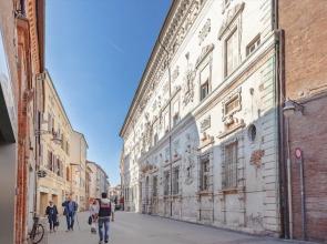 Ex Tribunale Palazzo Bentivoglio Apartment