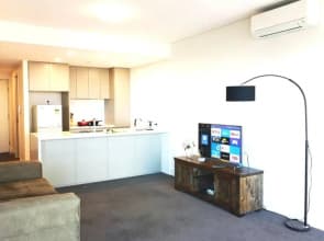 Modern apartment+office w Parking @ Olympic Park